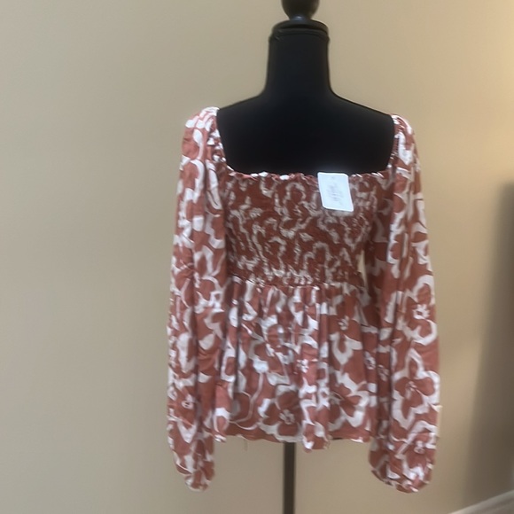 Very cute nwt top - Picture 4 of 6